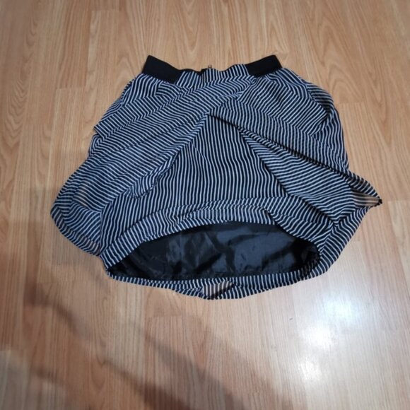 Oxford circus Skirt size Small with pockets - Picture 5 of 6